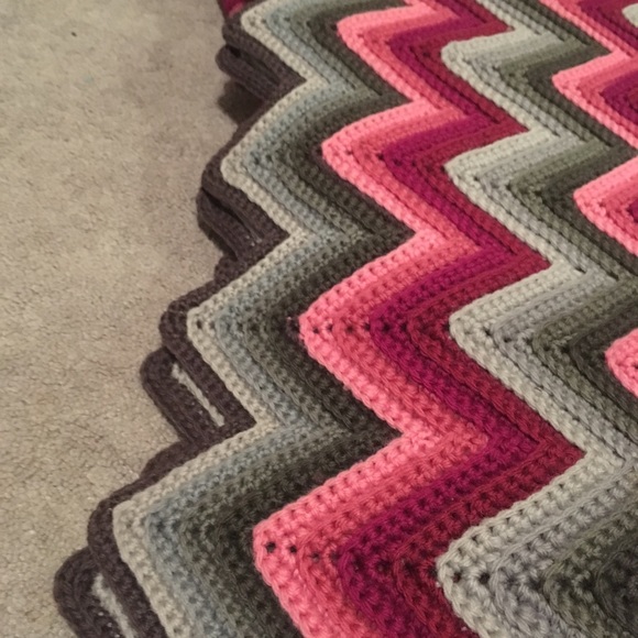 Homemade quilt - Picture 3 of 3